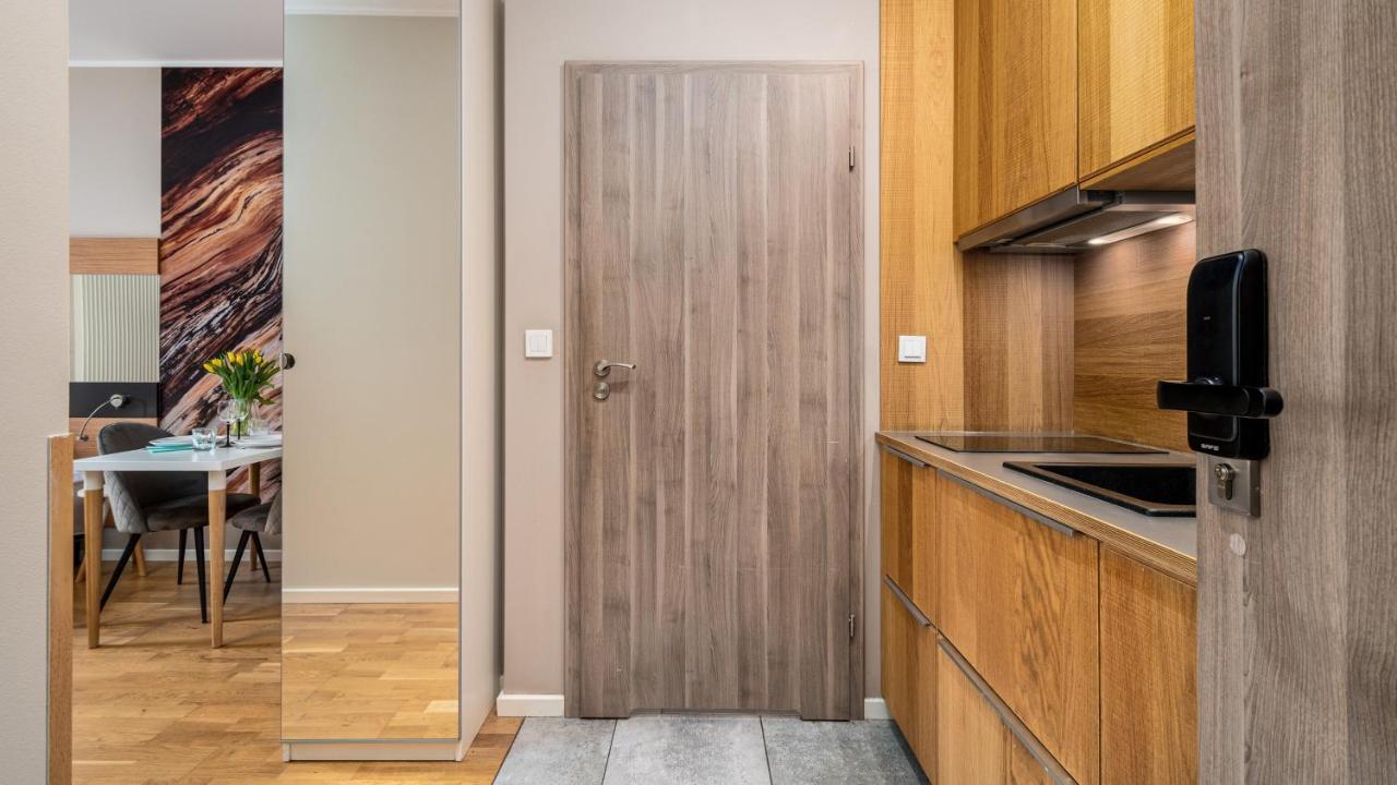 Apartamenty Sun & Snow 19 Dzielnica With Free Parking Warsaw Exterior photo